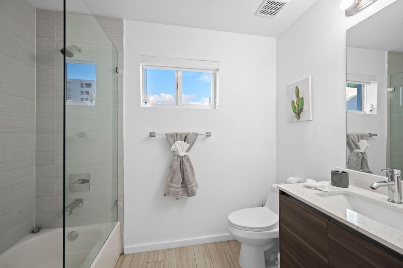 Subtle 2 Bed In Edgewater Downtown With Free Parking Apartman Miami Kültér fotó